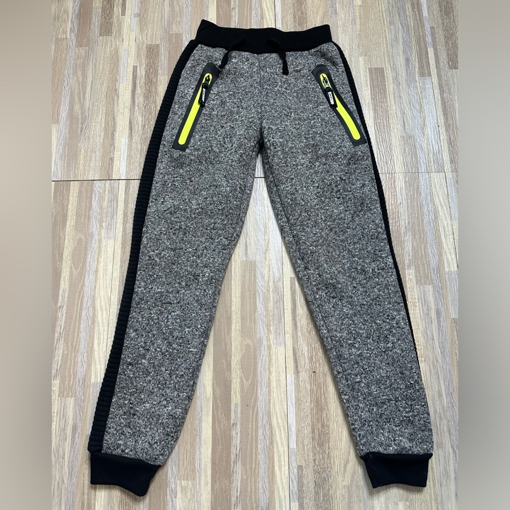 Youth joggers with zipper pockets! Size 10/12